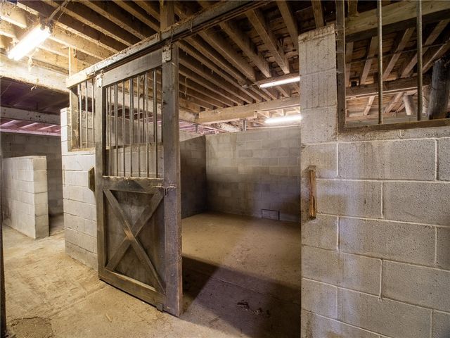 198 Mt View Rd, Donegal, PA 15622