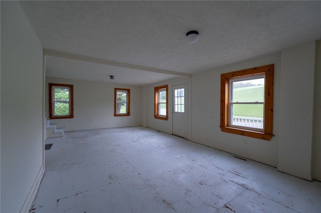 198 Mt View Rd, Donegal, PA 15622
