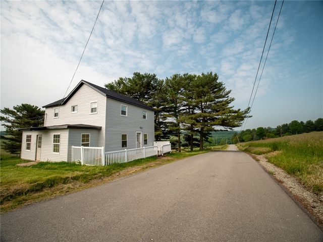 198 Mt View Rd, Donegal, PA 15622