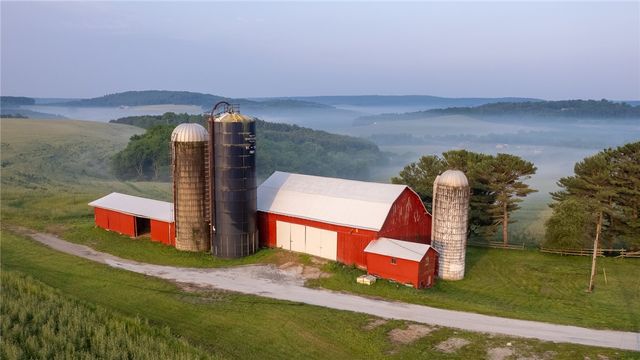 198 Mt View Rd, Donegal, PA 15622