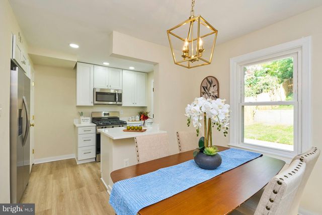 2802 FARMINGTON DR, Alexandria, VA 22303