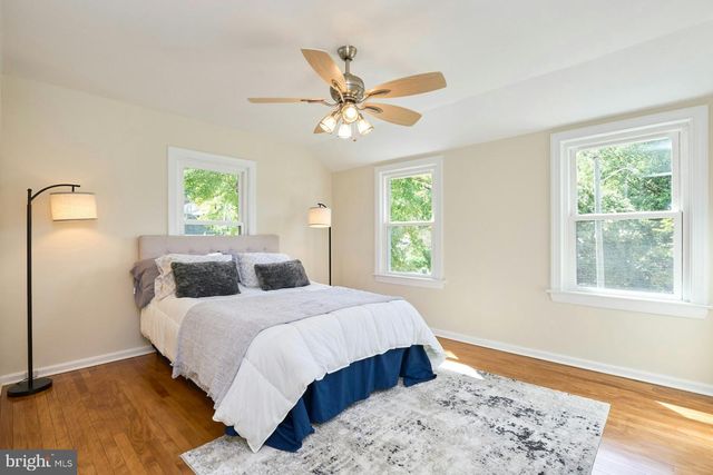 2802 FARMINGTON DR, Alexandria, VA 22303