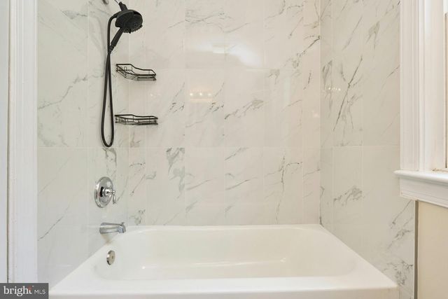 2802 FARMINGTON DR, Alexandria, VA 22303