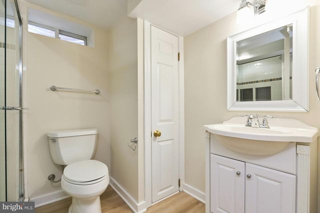 2802 FARMINGTON DR, Alexandria, VA 22303