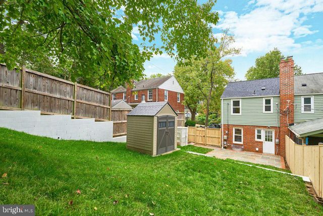 2802 FARMINGTON DR, Alexandria, VA 22303