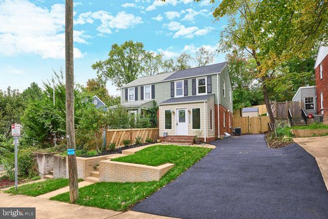 2802 FARMINGTON DR, Alexandria, VA 22303