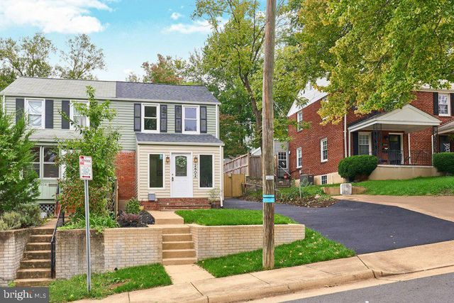 2802 FARMINGTON DR, Alexandria, VA 22303