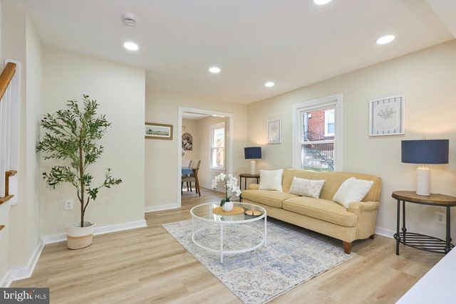 2802 FARMINGTON DR, Alexandria, VA 22303