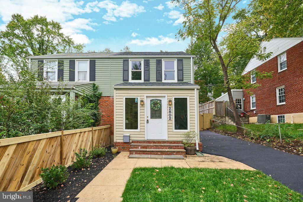 2802 FARMINGTON DR, Alexandria, VA 22303