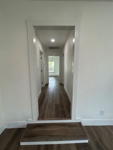 600 E Robert Street, Fort Worth, TX 76104
