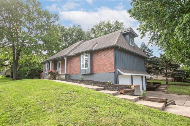 115 N PARK Drive, Raymore, MO 64083