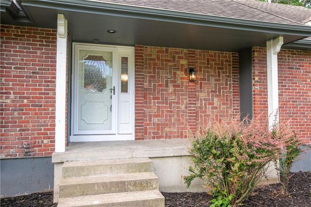 115 N PARK Drive, Raymore, MO 64083