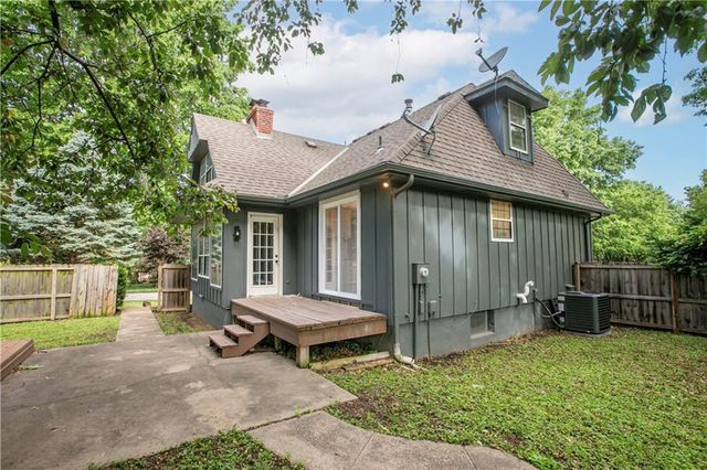 115 N PARK Drive, Raymore, MO 64083
