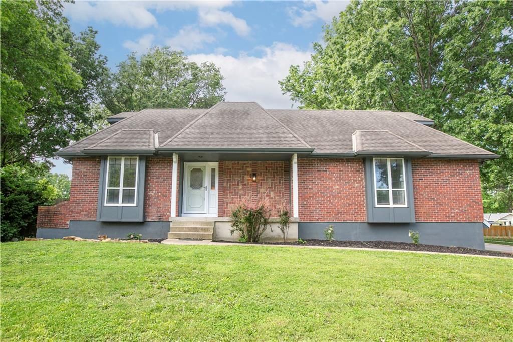 115 N PARK Drive, Raymore, MO 64083