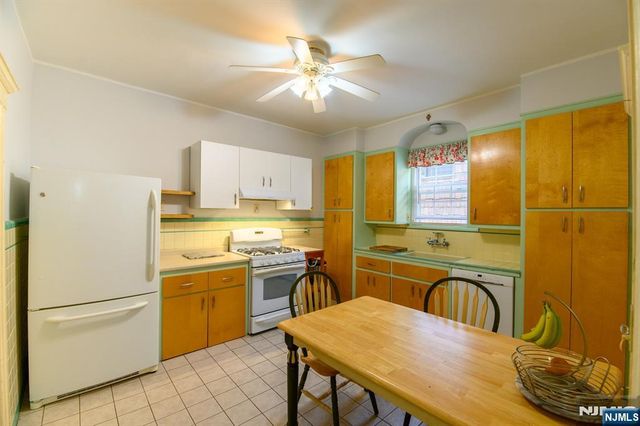 35 E Pierrepont Avenue, Rutherford, NJ 07070