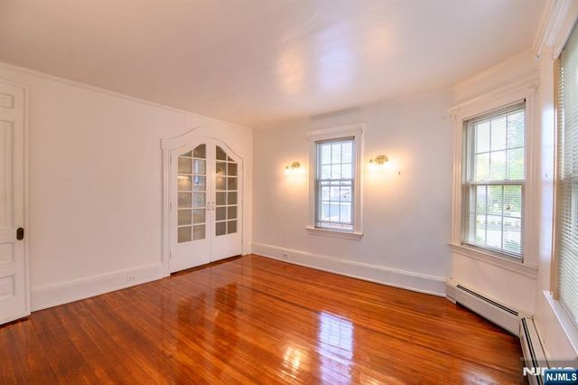 35 E Pierrepont Avenue, Rutherford, NJ 07070