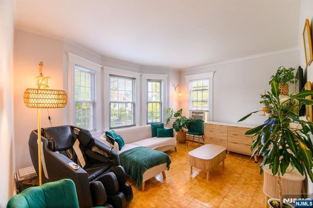 35 E Pierrepont Avenue, Rutherford, NJ 07070