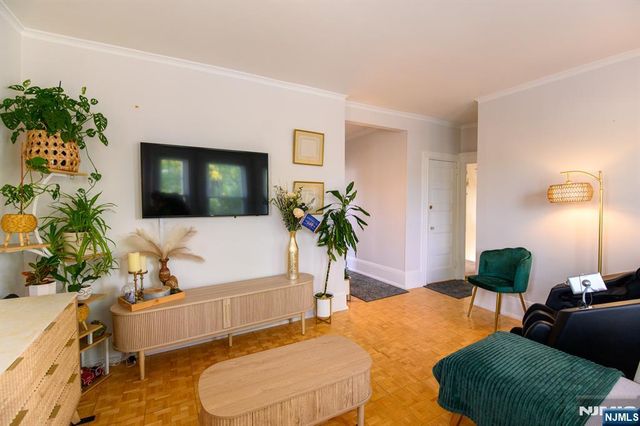 35 E Pierrepont Avenue, Rutherford, NJ 07070