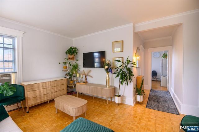 35 E Pierrepont Avenue, Rutherford, NJ 07070
