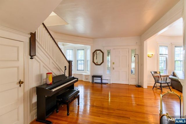 35 E Pierrepont Avenue, Rutherford, NJ 07070