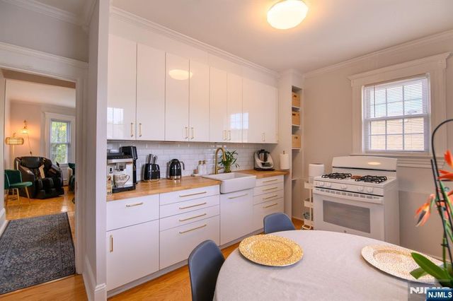 35 E Pierrepont Avenue, Rutherford, NJ 07070