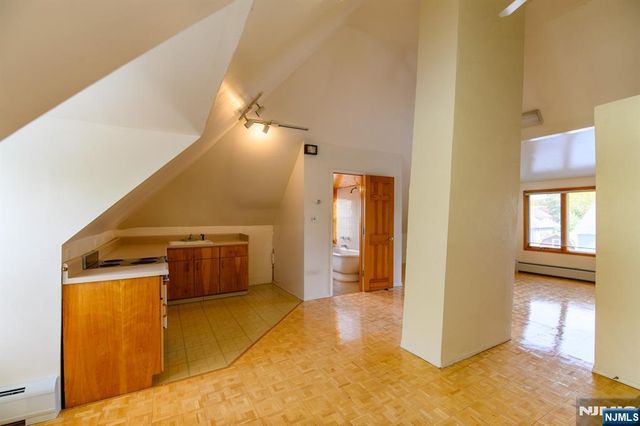 35 E Pierrepont Avenue, Rutherford, NJ 07070