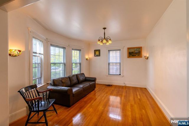 35 E Pierrepont Avenue, Rutherford, NJ 07070
