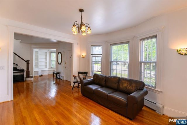 35 E Pierrepont Avenue, Rutherford, NJ 07070