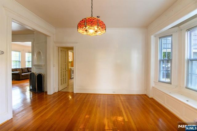 35 E Pierrepont Avenue, Rutherford, NJ 07070