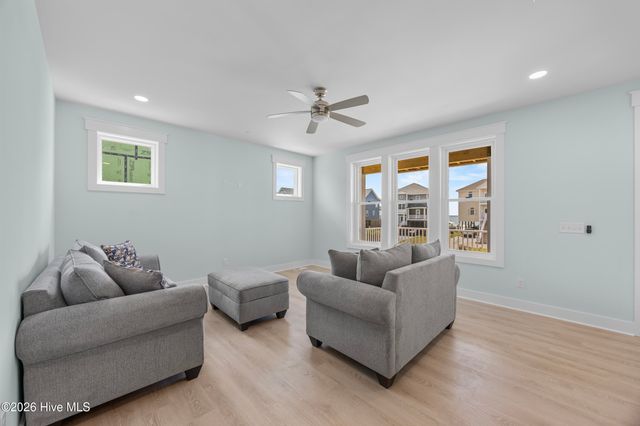 24 Porpoise Place, N Topsail Beach, NC 28460