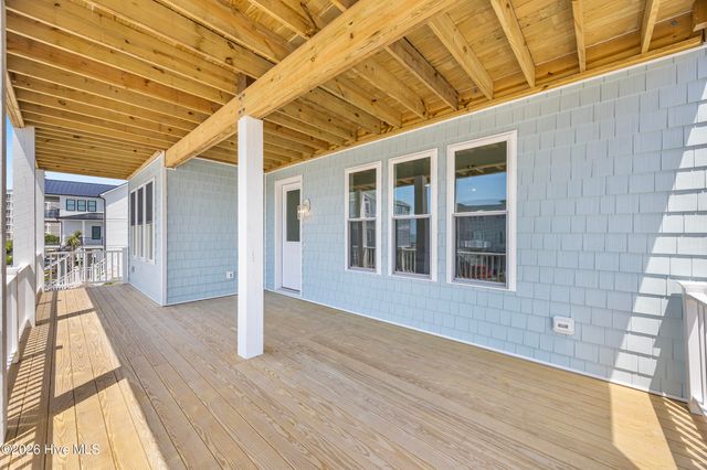 24 Porpoise Place, N Topsail Beach, NC 28460