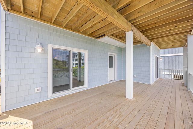 24 Porpoise Place, N Topsail Beach, NC 28460