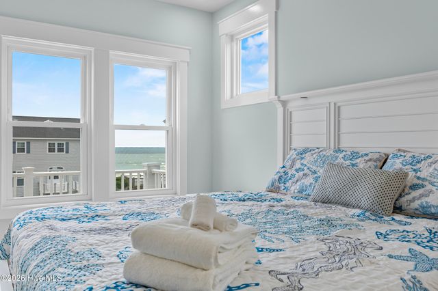 24 Porpoise Place, N Topsail Beach, NC 28460