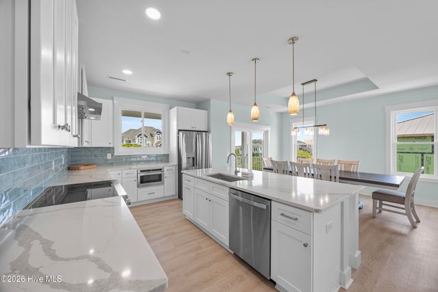 24 Porpoise Place, N Topsail Beach, NC 28460