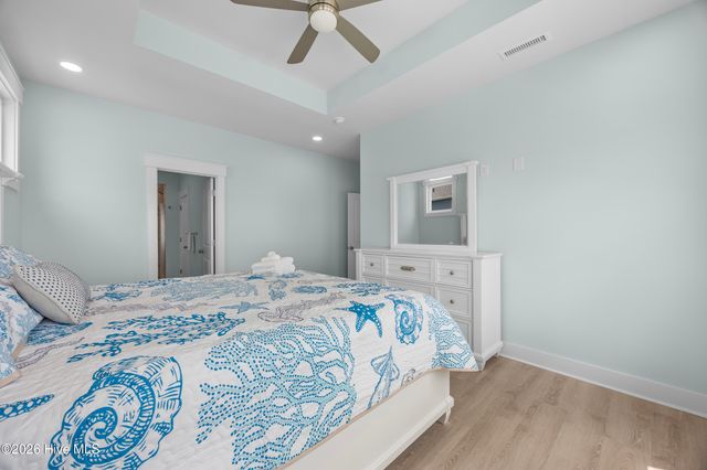 24 Porpoise Place, N Topsail Beach, NC 28460