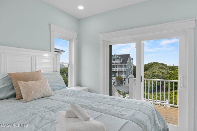 24 Porpoise Place, N Topsail Beach, NC 28460