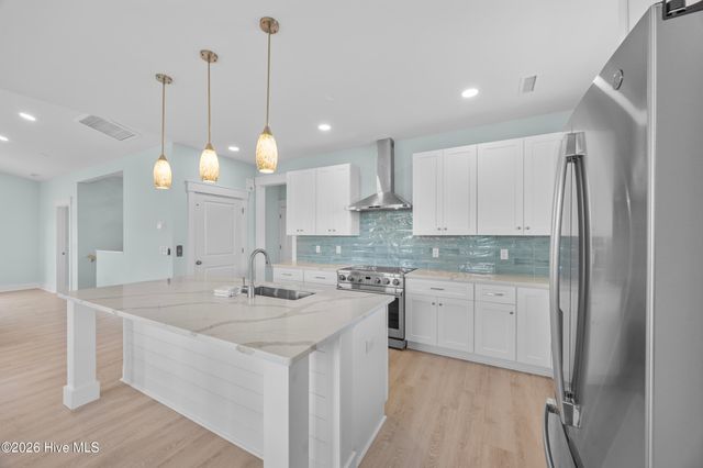 24 Porpoise Place, N Topsail Beach, NC 28460