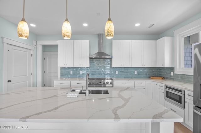 24 Porpoise Place, N Topsail Beach, NC 28460