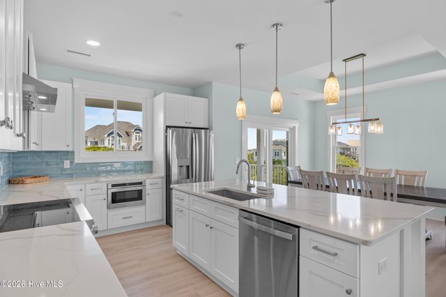 24 Porpoise Place, N Topsail Beach, NC 28460