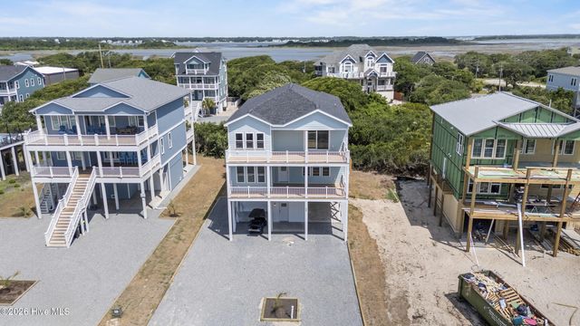 24 Porpoise Place, N Topsail Beach, NC 28460