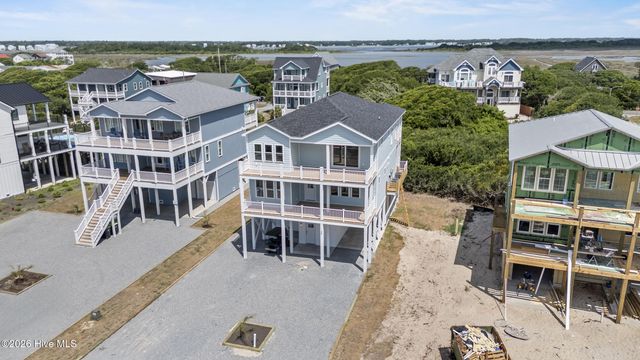 24 Porpoise Place, N Topsail Beach, NC 28460