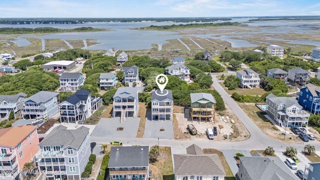 24 Porpoise Place, N Topsail Beach, NC 28460