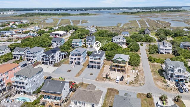 24 Porpoise Place, N Topsail Beach, NC 28460