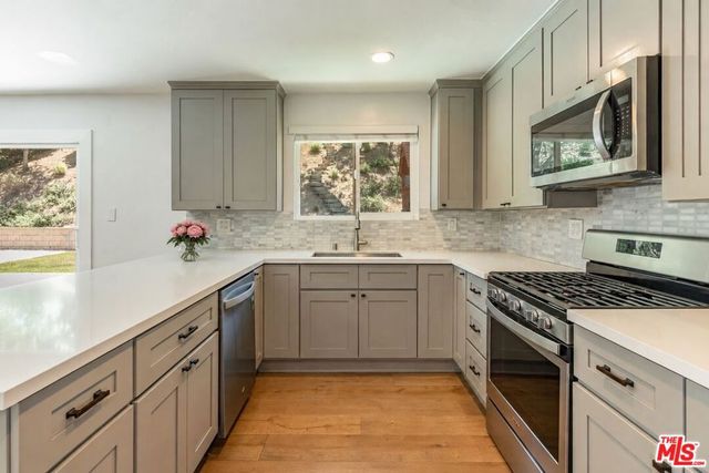 104 Tarkio Street, Thousand Oaks, CA 91360