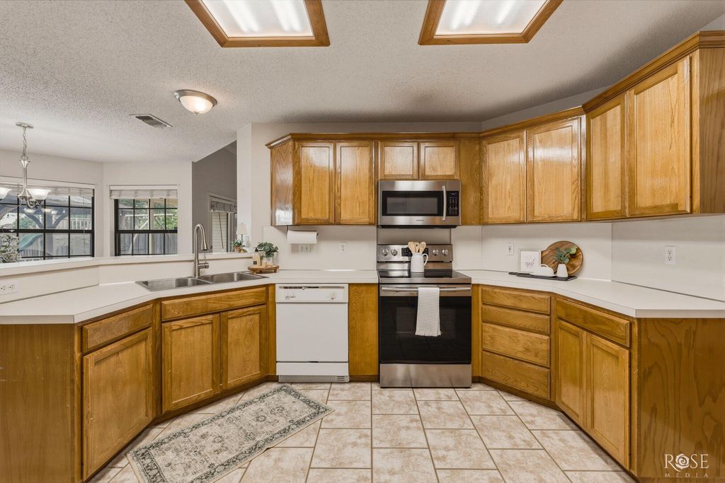 Image 12 of property listing at 3509 Shadyhill Drive, San Angelo, TX 76904