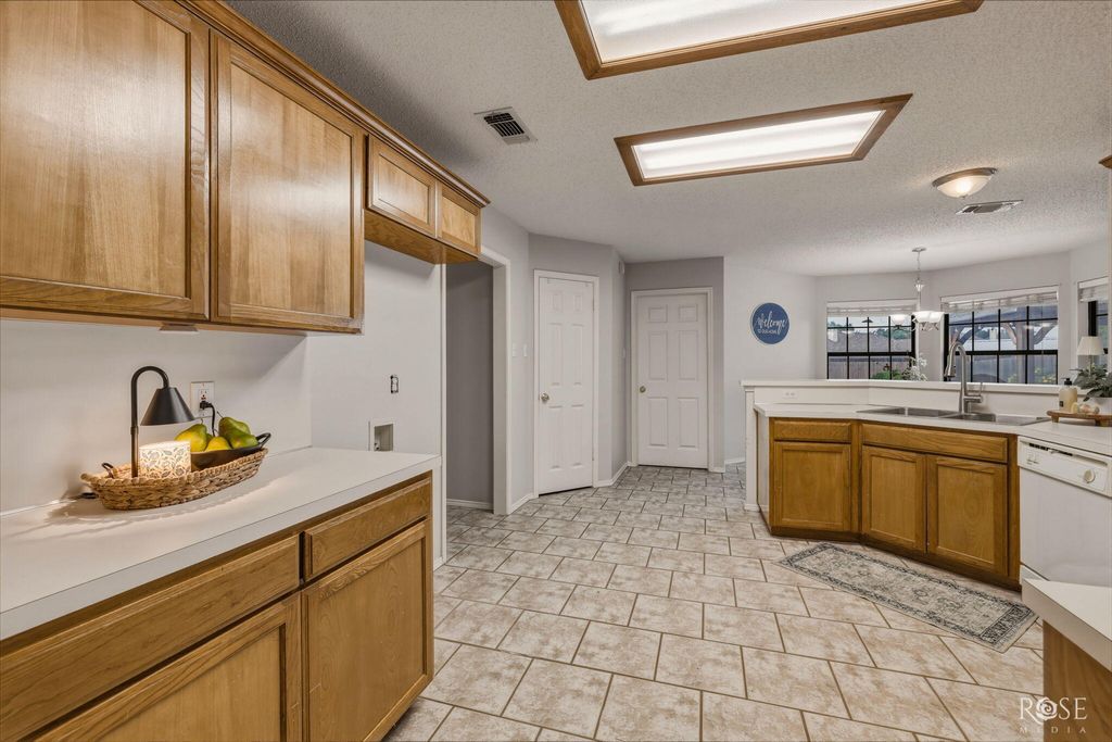 Image 14 of property listing at 3509 Shadyhill Drive, San Angelo, TX 76904
