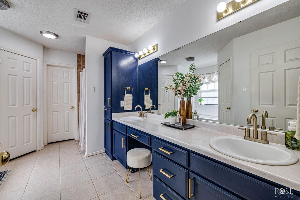 Image 18 of property listing at 3509 Shadyhill Drive, San Angelo, TX 76904