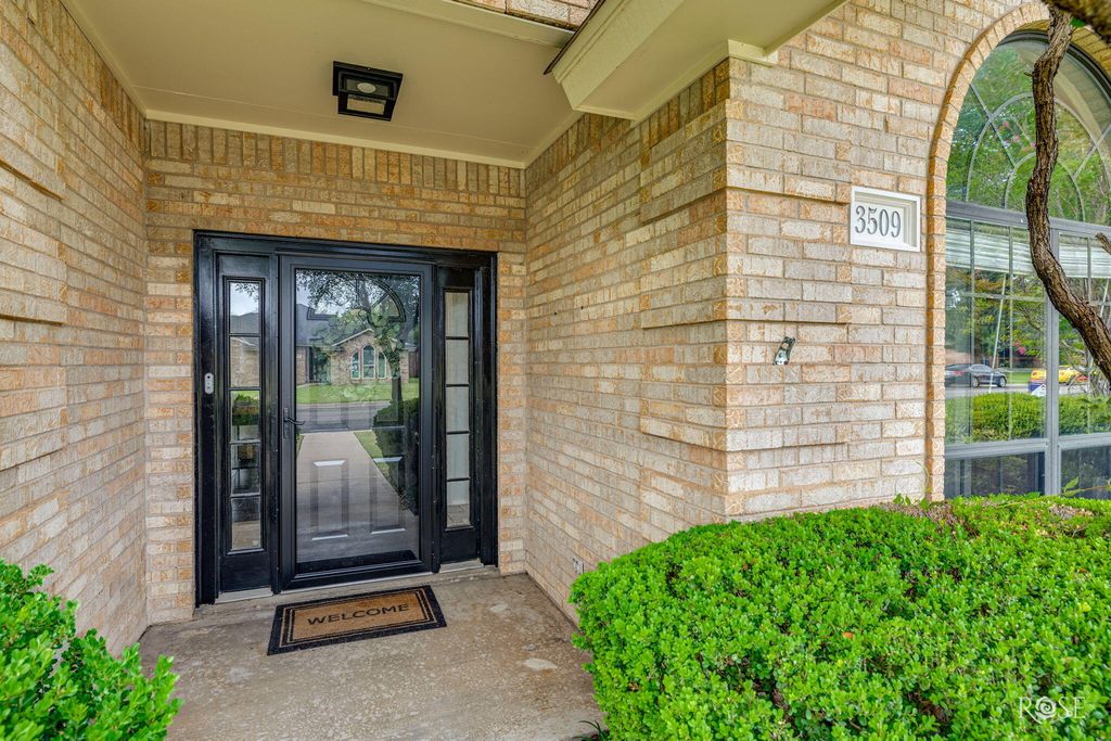 Image 4 of property listing at 3509 Shadyhill Drive, San Angelo, TX 76904