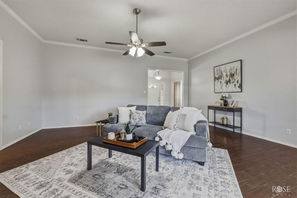 Image 9 of property listing at 3509 Shadyhill Drive, San Angelo, TX 76904