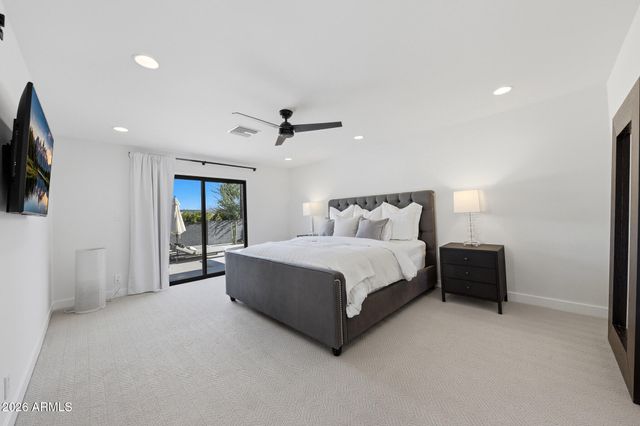2219 E PALMAIRE Avenue, Phoenix, AZ 85020